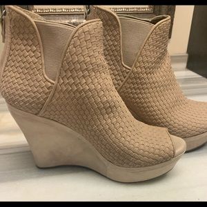 Ugg wedge booties
